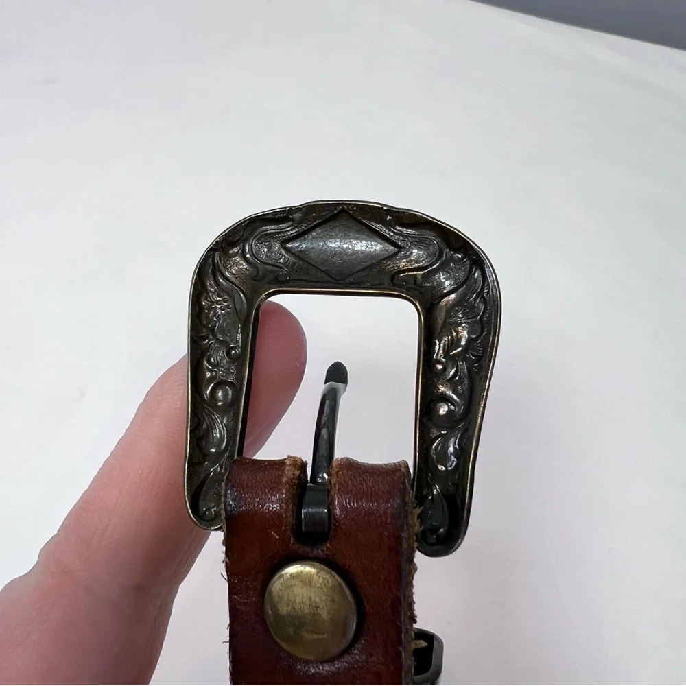 Vintage brown leather snake inlay brass buckle ladies belt size 30
